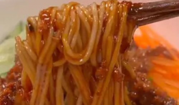 炸酱面的正宗做法视频,正宗炸酱面制作步骤大揭秘